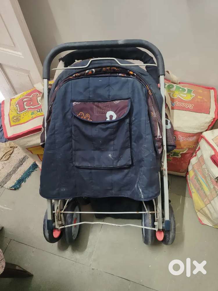 Bacchon ki trolley very good condition