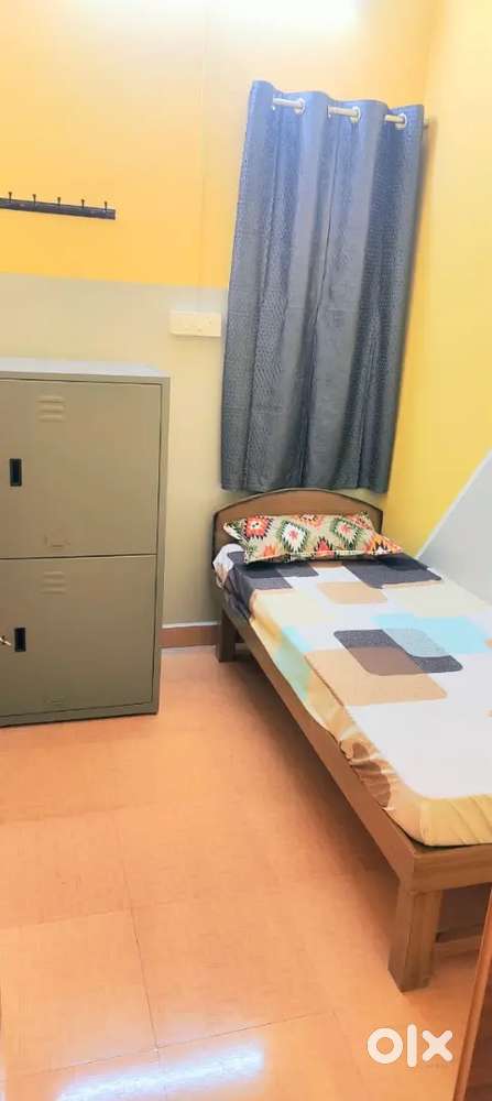 SINGLE NON AC Hostel for men