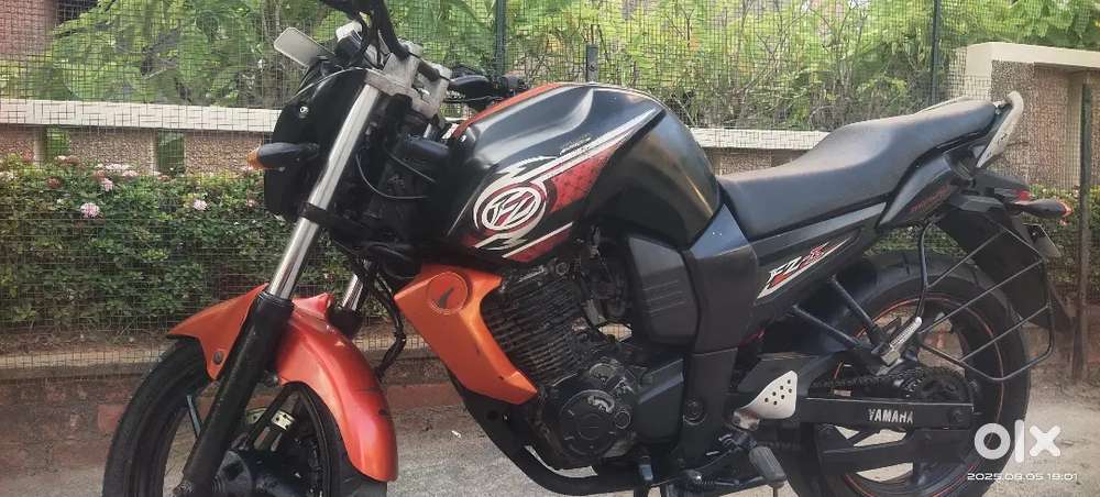 Yamaha FZS 2015 December last single owner excellent condition self