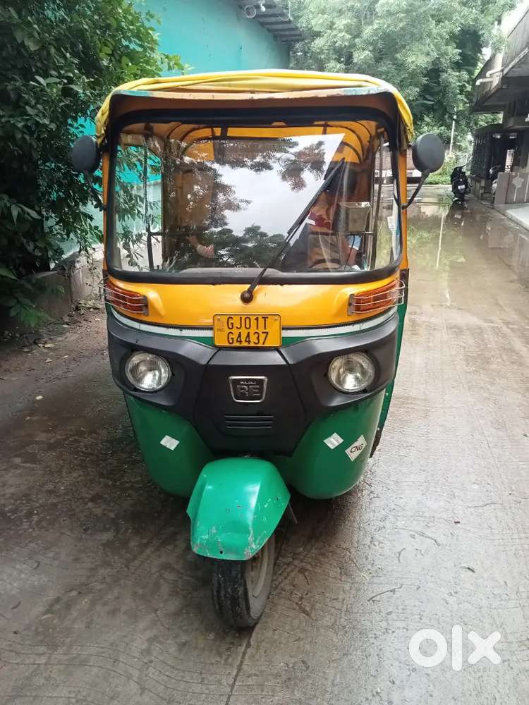 Bajaj petrol CNG
