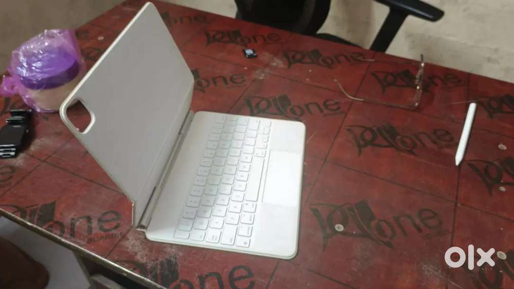 Ipad air -  apple magic keyboard only