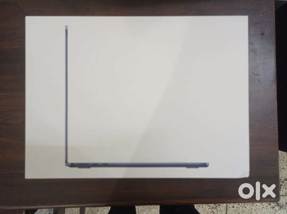 Macbook Air M4 256gb (Bought on 30 sept) Under Warranty