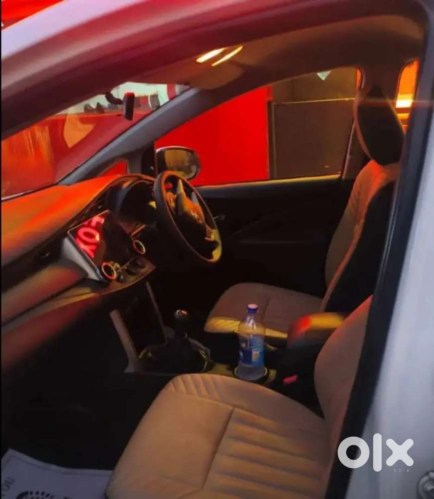 ഇന്നോവ ഓടിക്കാൻ ആളെ വേണം