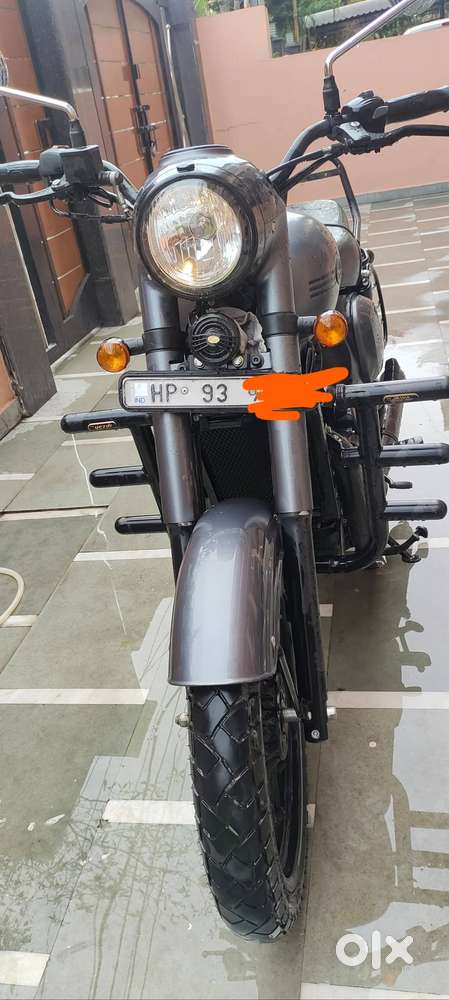 Jawa 42 classic mid night grey with alloy wheel fitted