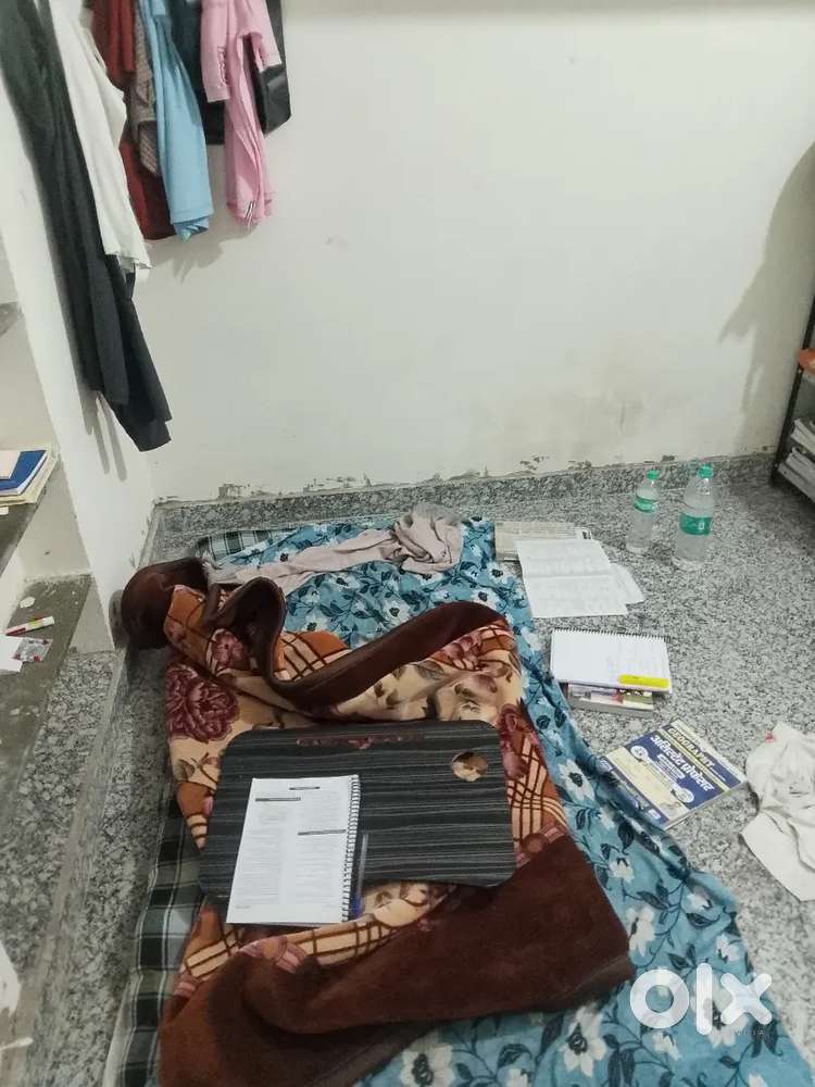 Single room hai patner ki need hai