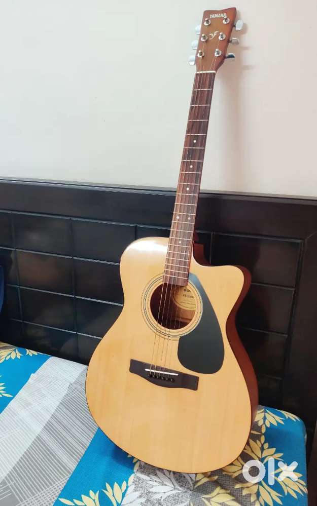 Unused/ As Good as New Yamaha Acoustic Guitar – FS100C
