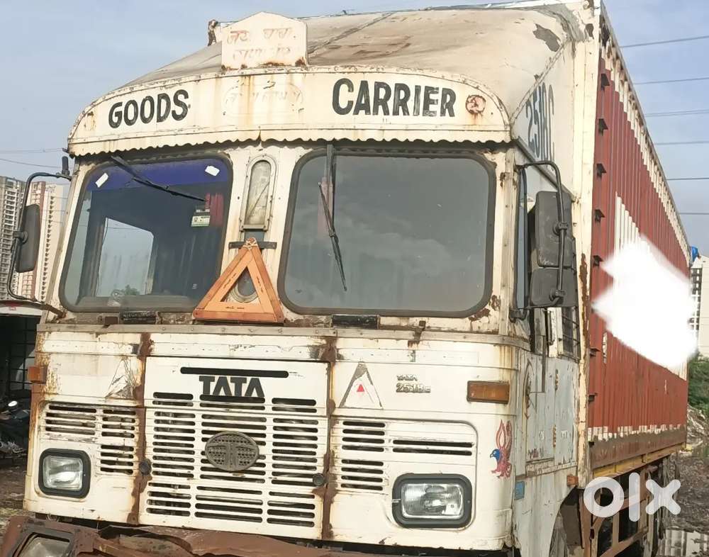32 FEET CONTAINER TATA 2518 10 TYRE MODEL 2017 REG NEW FITNESS NEW INS