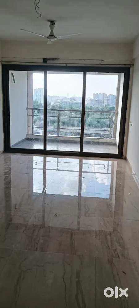 3bhk semi furnished flat available for rent