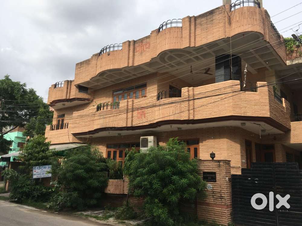 2 BHK rent near C-Scheme only for family in service