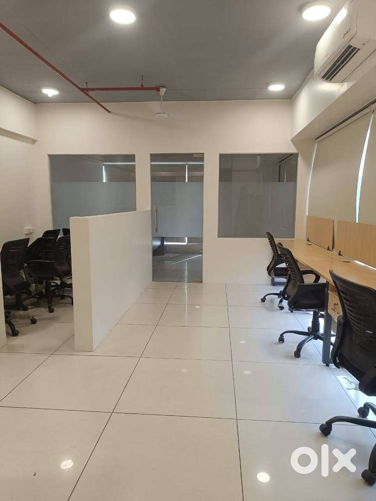 Semi Furnished 4Th Floor 1100 Sqft Office Available For Rent In Chandk