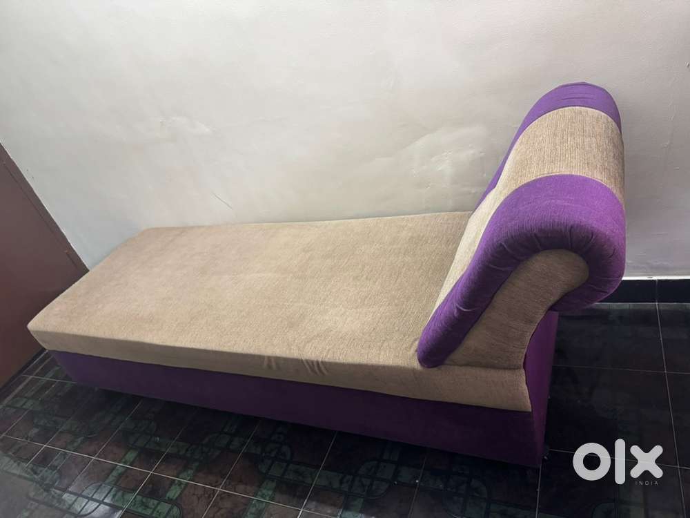 3 seater diwan