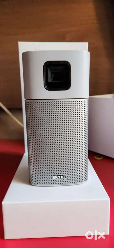 BenQ smart portable projector