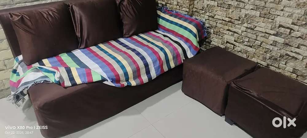 3+2= 5 seater sofa and 2 puffy...