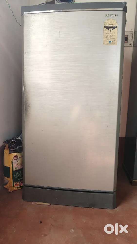 Sharp 160 litre Fridge