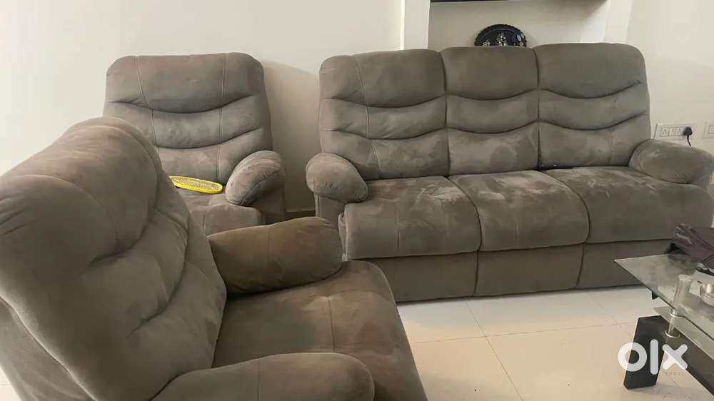 3+2 RECLINER SEATER SOFA