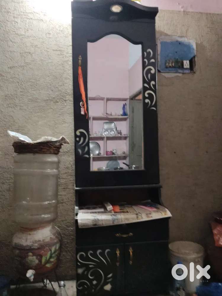 dressing table
