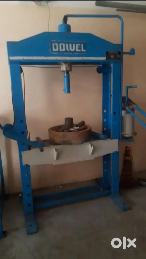 15 TON HYDRAULIC PRESS MACHINES