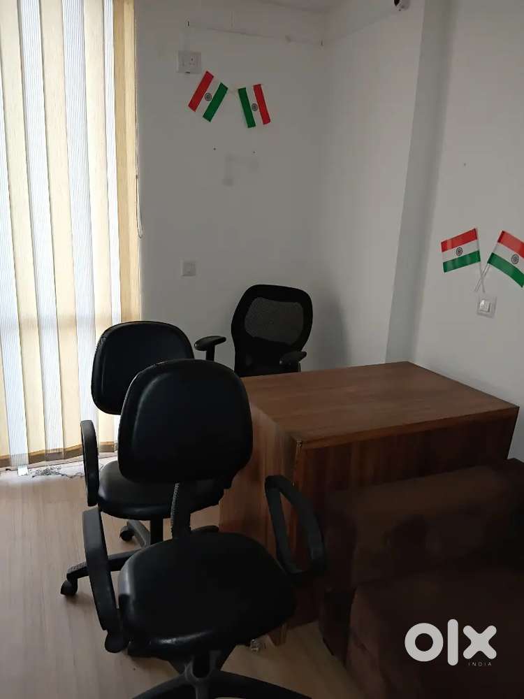Fully furnished office on best location