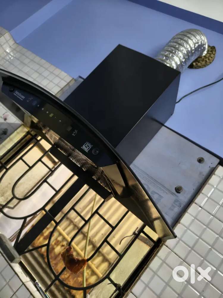 HINDWARE DIVINA AUTO CLEAN 90CM CHIMNEY