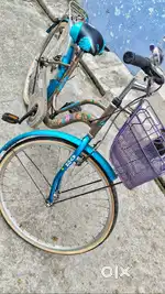 AVON LADIES BICYCLE NEW CONDITION
