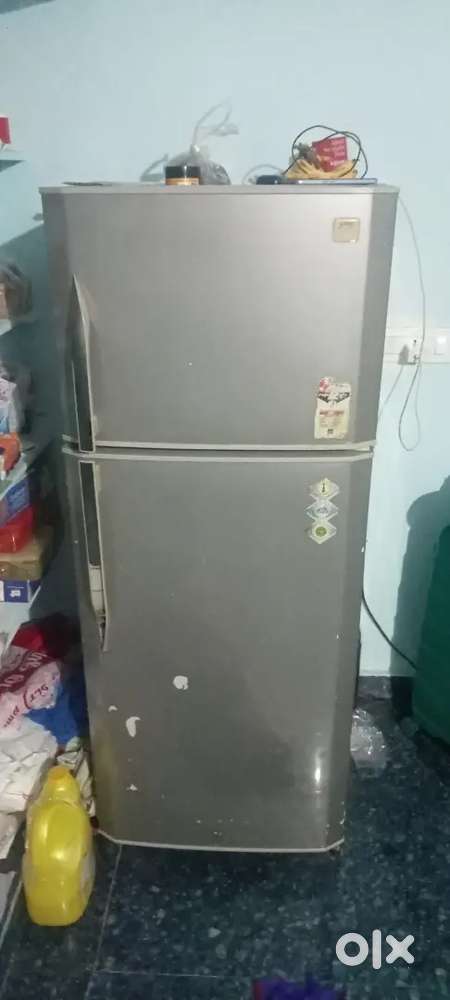 Godrej eon 235 litre