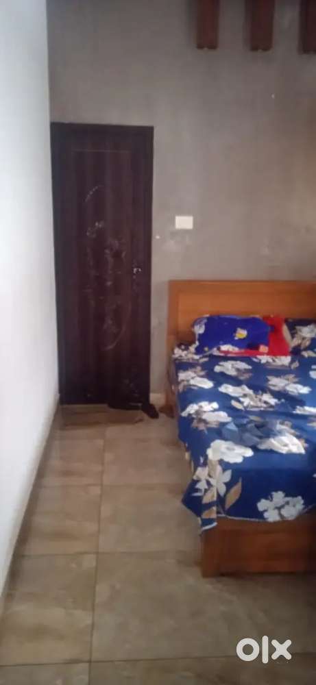 Kakkodi padinjattummuri 1BHK house upstairs for rent.semi furnished