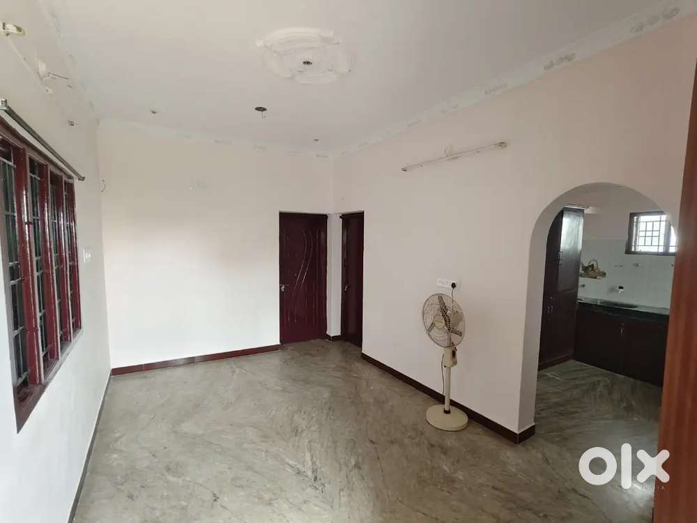 Individual house with needly maintain