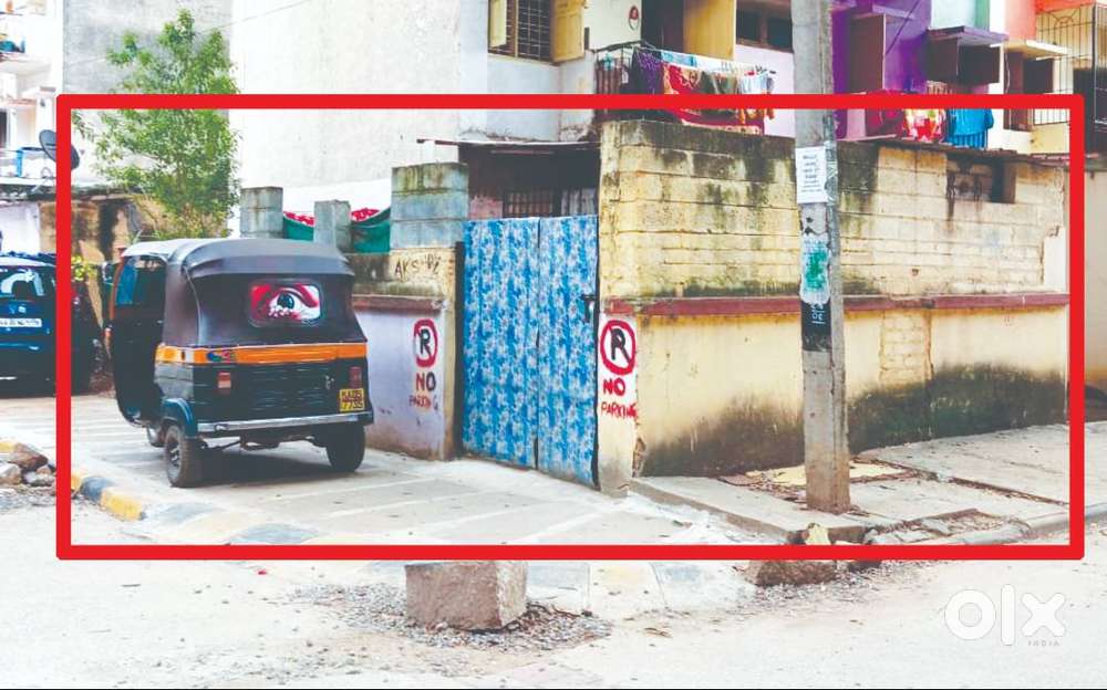 BDA QTRS GF HOUSE FOR SALE