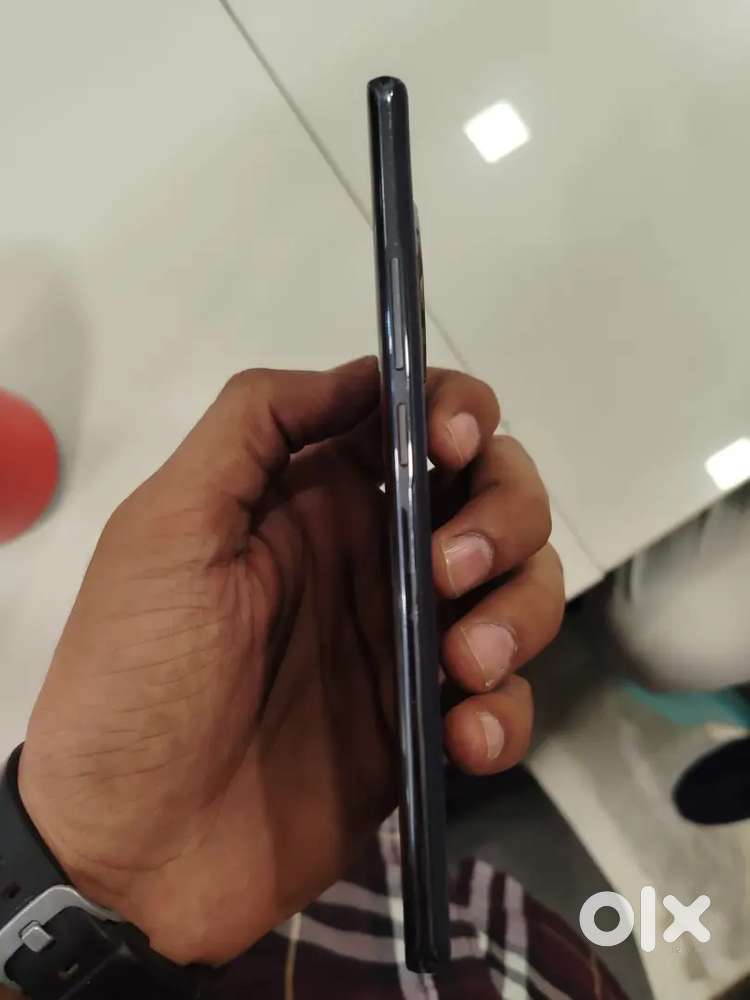 Bilkul new phone h 8gb rem or 256gb me h
