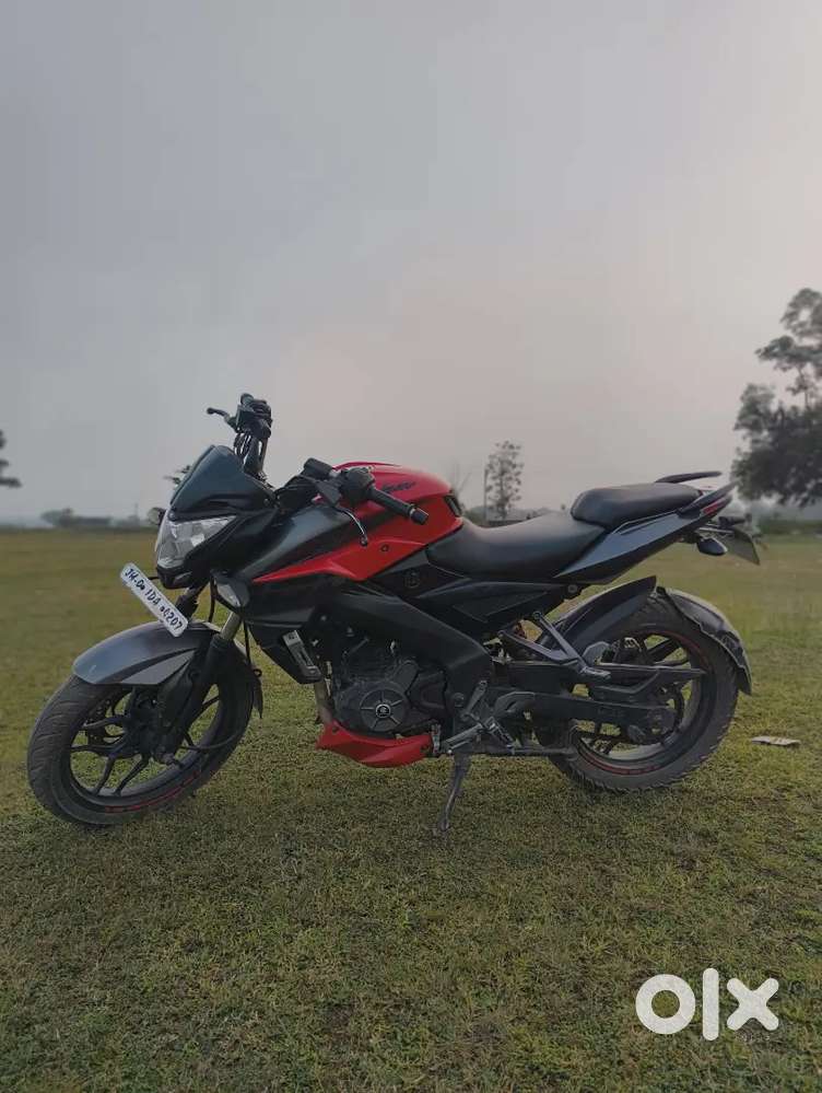 BAJAJ pulsar NS 200