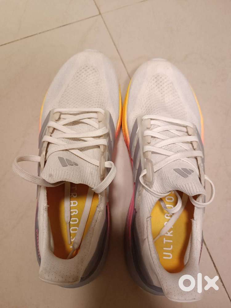 Adidas Ultraboos 5 Shoes (Size 9)