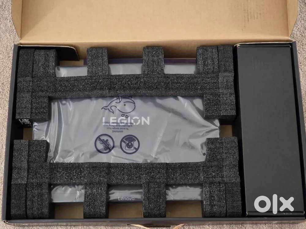 Lenovo Legion Pro 7i Gen 10 16 OLED 2025 Laptop Ultra 9 275HX