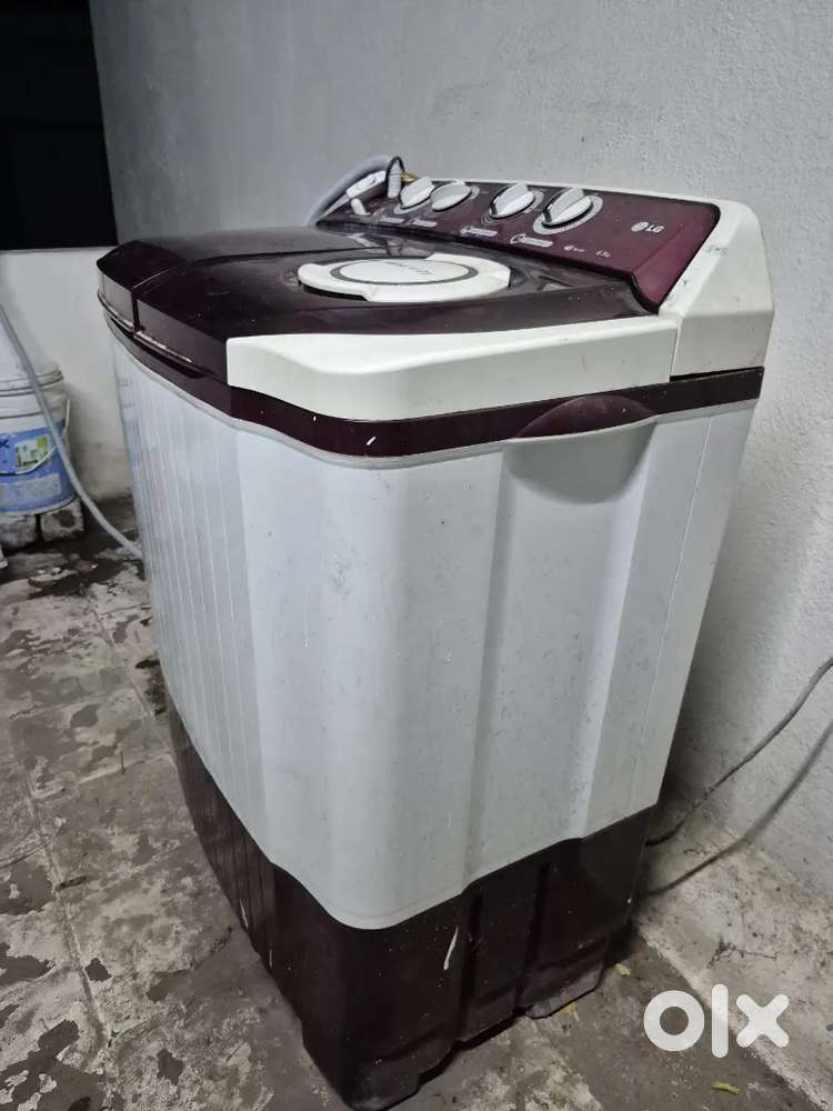 LG semi automatic washing machine
