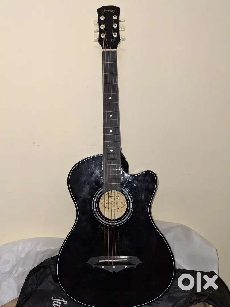 Juarez  Guitar with bag