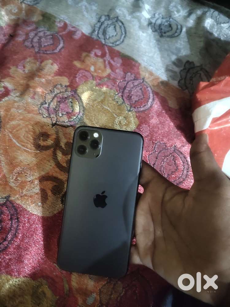 Iphone 11 pro max 64 gb with bill box charger