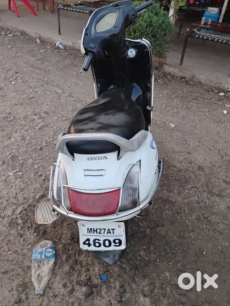 2012 ka model gadi clear hai final price mein dena hai 30000