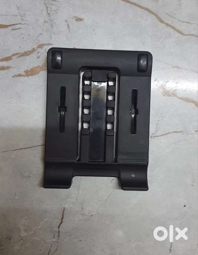 Compact Adjustable Electronic Accessory Holder