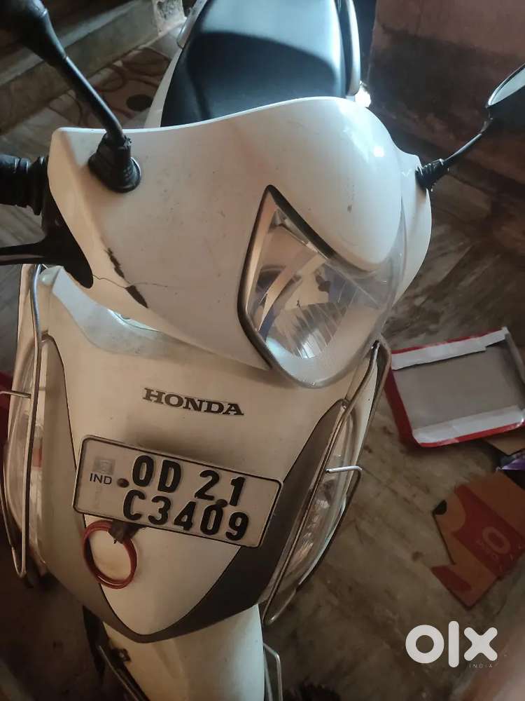 White Honda Aviator with new battery