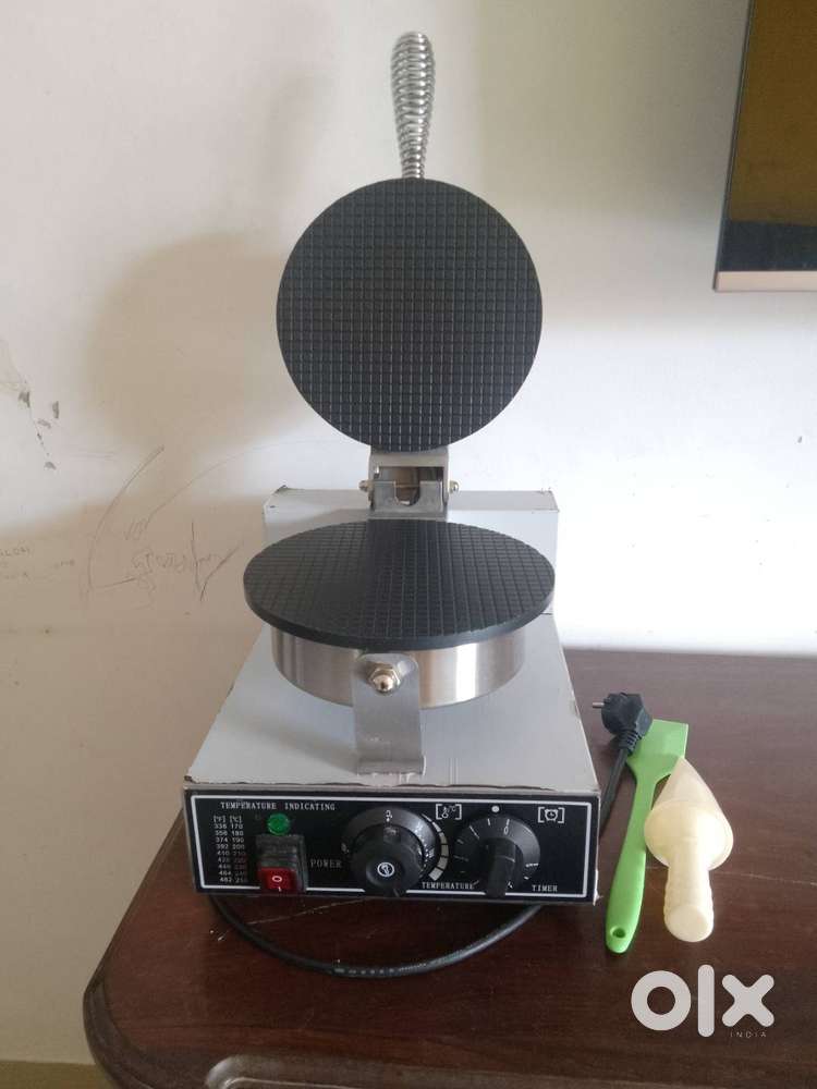 Almost new waffle machine for sale - URGENT