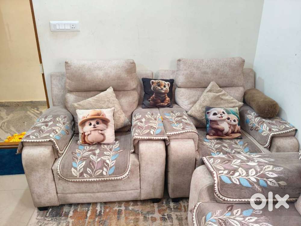 Sofa 5 seater (3 + 1 + 1) with coffee table