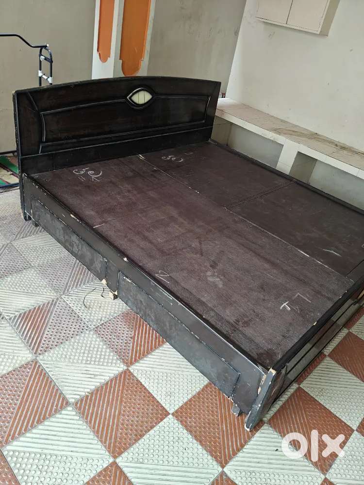 King size bed