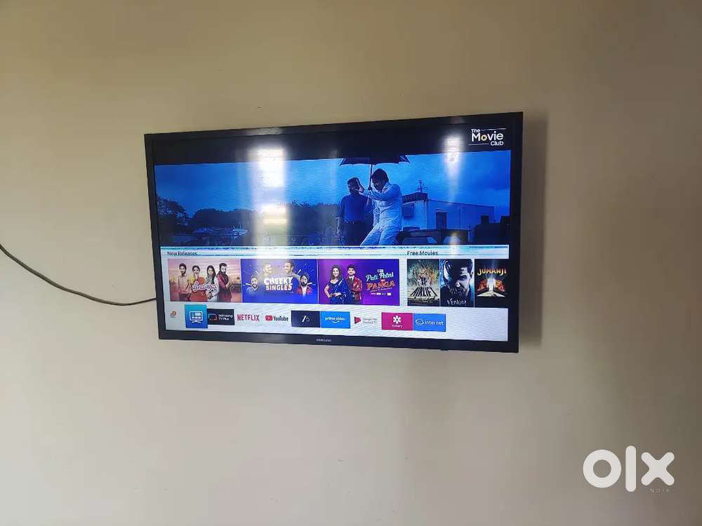 Tv, dessert cooler, diwan, dressing table for sell