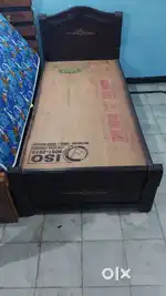 Single bed with mattress in almost new condition