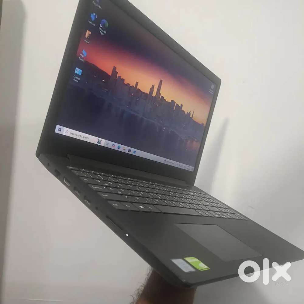 Lenovo IdeaPad 
Intel Core i5 8 th Gen 
2 GB Graphic 8GB Ram 
1TB HDD