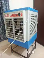 Cooler with stand