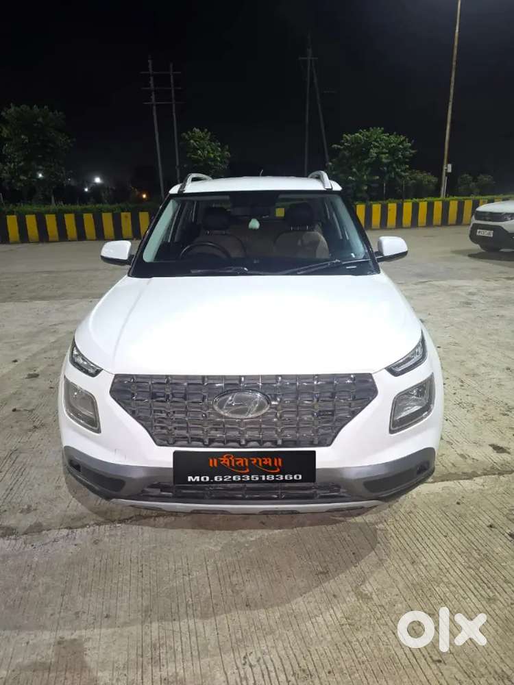 Hyundai Venue 2020 Petrol Well Maintained