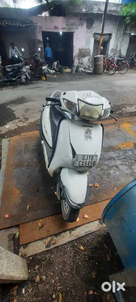 Activa 110 cc white colour