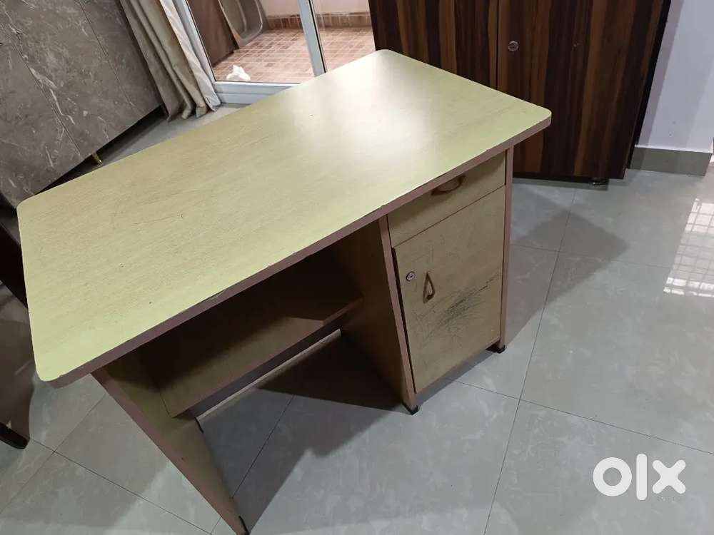 Computer Table in mint condition for work from home set up