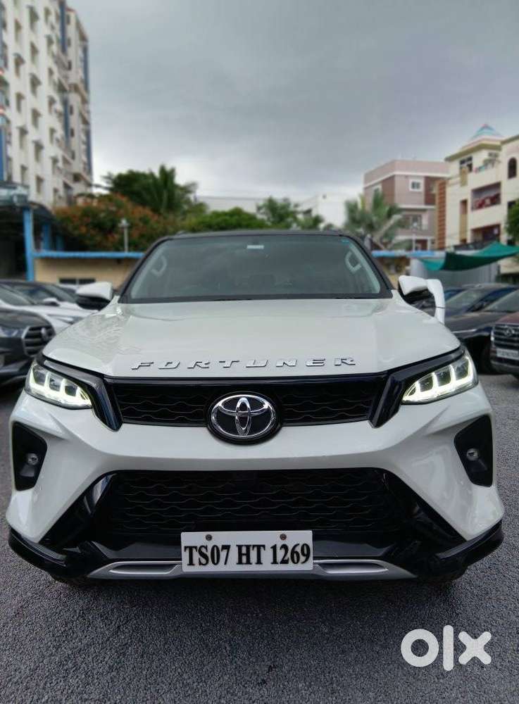 Toyota Fortuner Legender 4X2 AT 2.8, 2021, Diesel