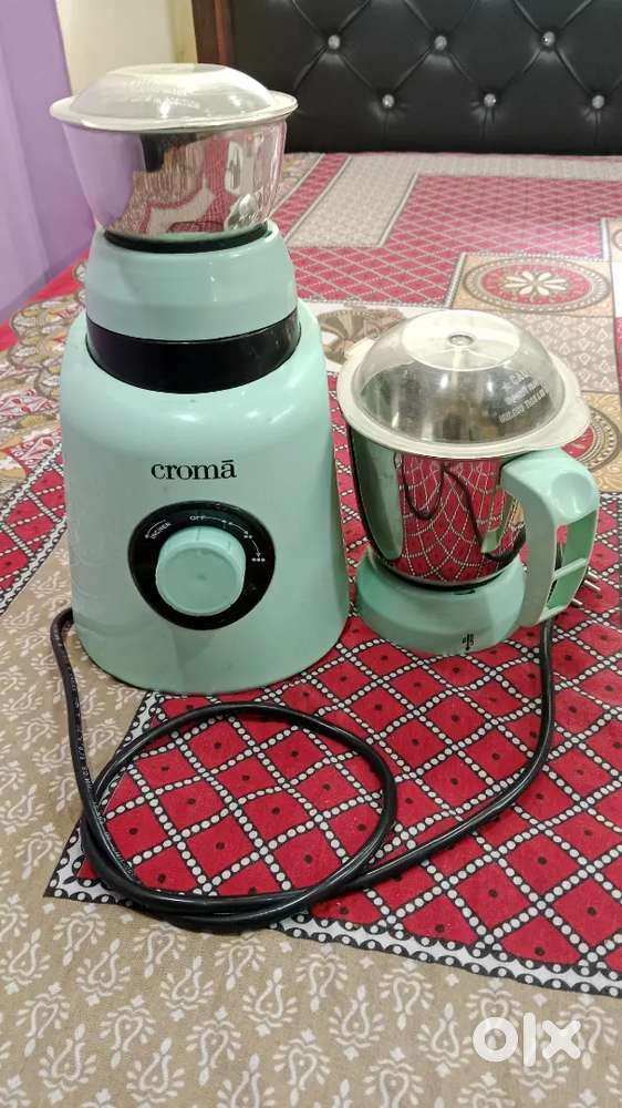 Croma mixer available for sell only 2500